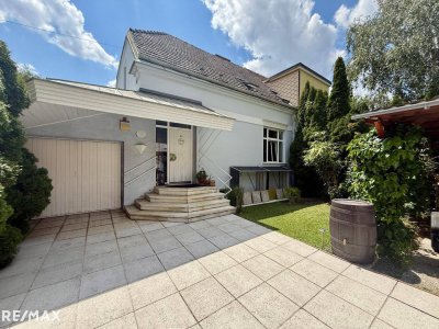 Stilvolles Einfamilienhaus mit Indoor-Pool, Sauna &amp; Garten