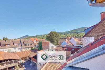 Erstbezug nach Kernsanierung: 4,5-Zimmer-Maisonettewohnung mit Dach-Loggia in begehrter Wohnlage