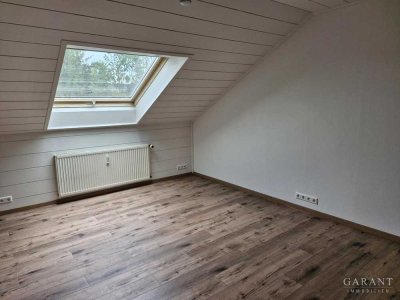 Modernes Wohnen in ruhigem Zweifamilienhaus!