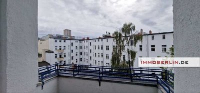 IMMOBERLIN.DE - Stilvolle Altbauwohnung mit ruhigem Südbalkon im Alt-Tegeler Zentrum