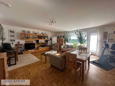 Traumhafte voll-möblierte 2-Zimmer-Wohnung mit PKW-Tiefgaragen-Stellplatz