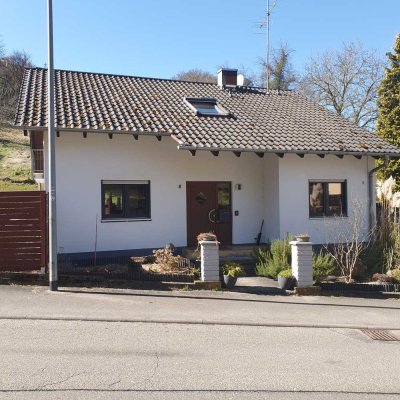 Maulbronn, großzügiges , freistehendes Enfamilienhaus mit großem Grundstück