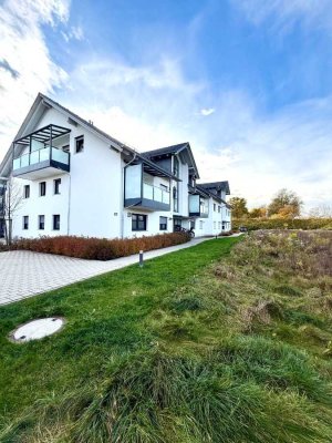 Barrierefreie 2-Zi-DG-WHG mit Aufzug, Balkon und Tiefgaragenstellplatz in ruhiger Wohnlage