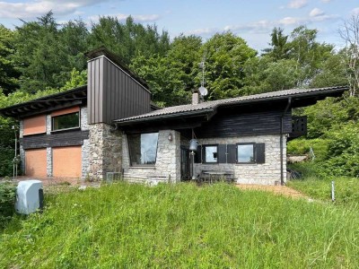 Hier liegt Ihnen die Welt zu Füßen, Rarität - Einfamilienhaus - in der Nähe von Grattersdorf