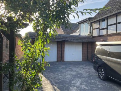 provisionsfrei !! stilvolles Einfamilienhaus/ Landhaus mit großer Doppel-Garage