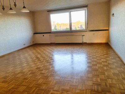 Attraktive 4-Zimmer Dachgeschosswohnung in Duisburg-Großenbaum