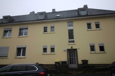 TOLLE WOHNUNG, offene Küche mit Theke.....