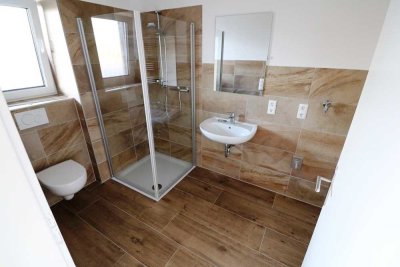 Topmoderne 2-Zi.-Single-Whg. im Erdg.Whg. m. herrl. Terrasse - z. B. Ideal f. Senioren!!