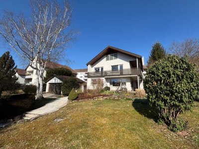Top-Grundstück mit Einfamilienhaus, Garten und Doppelgarage  in Calw-Heumaden