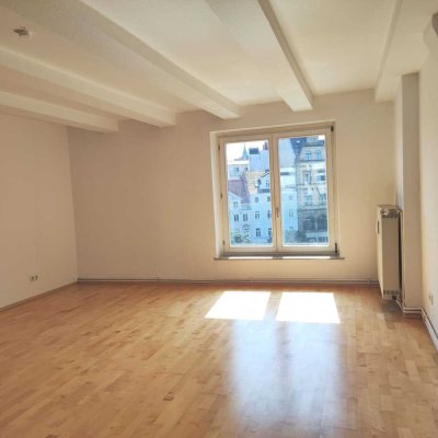 3-Zimmer-Wohnung mit sonniger Terrasse am Markt