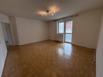 Preisreduktion! Herrliche 4-Zimmer-Wohnung mit Loggia &amp; Tiefgaragenplatz