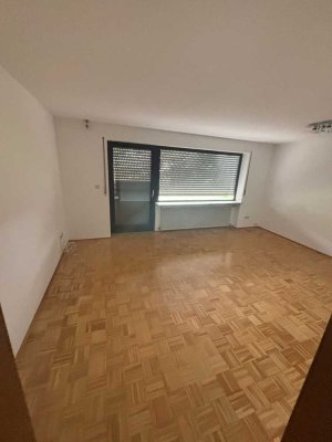 Attraktive 1-Zimmer-EG-Wohnung mit Terrase und Einbauküche in Rengershausen