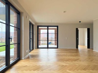 HANSELOFTS Großer Wohnraum mit Garten, Terrasse und Loggia (SW)