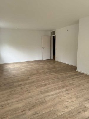Lichtdurchflutete 3-Zimmer-Wohnung mit großem Balkon