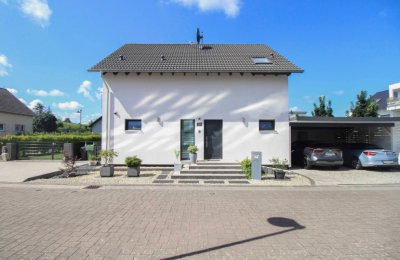 Einfamilienhaus mit großem Garten & Pool