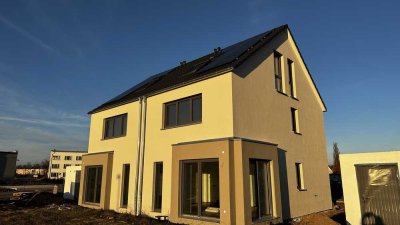 *Doppelhaushälfte in Taucha* Modern leben, minimal verbrauchen *Spitzen-Energiekonzept* (KfW 40)