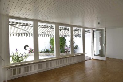 Atrium-Bungalow in Erlangen-Sieglitzhof — Modernisiert und mit viel Privatsphäre