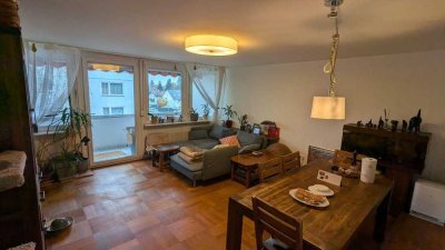 Lichtdurchflutete 3-Zimmer-Wohnung mit Charme und idealem Schnitt. VON PRIVAT