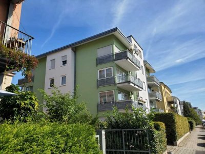 großzügige 2-Raum-Dachgeschoss-Atelierwohnung mit Balkon und Tiefgarage