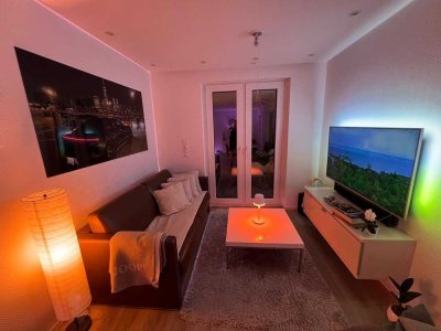 Moderne möblierte 2,5 Zimmer Wohnung mit Sonnenterasse in ruhiger Lage
