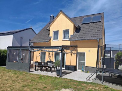 Familienfreundliches Einfamilienhaus mit Garten und großer Terrasse in Gau-Bischofsheim
