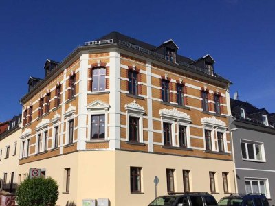 Schöne 4-Zimmer-Wohnung mit Balkon und EBK , Fussbodenheizung