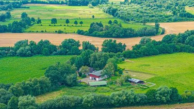 Resthof in traumhafter Alleinlage in Brebelholz – mit ca. 3 Hektar Grundstück