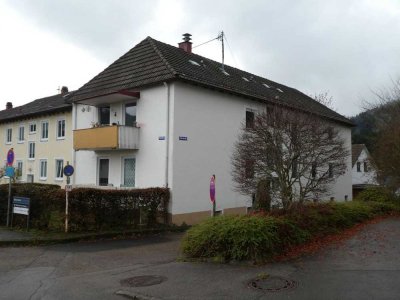 Sehr schöne 3-Zimmer-Wohnung mit Balkon und Stellplatz