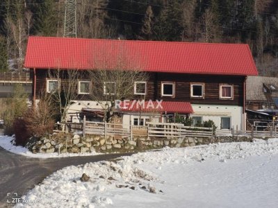 KAUFANGEBOT LIEGT VOR!!!Solides und großzügiges Wohnhaus mit viel Potential!
