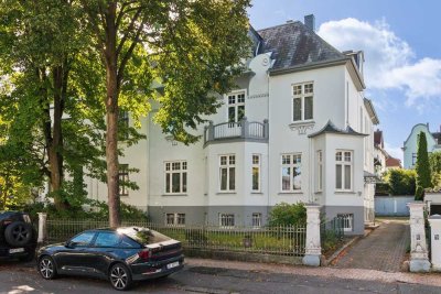 Charmante Dachgeschosswohnung in denkmalgeschütztem Altbau