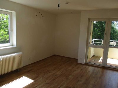 Über den Dächern: 3-Zimmer Wohnung mit Ausblick & Balkon