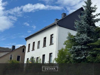 *Hochwertige Dachsanierung* Sanierungsbedürftiges Zweifamilienhaus in Schönheide