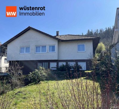 Solides Massivhaus mit Garten und Einliegerwohnung in Aussichtslage