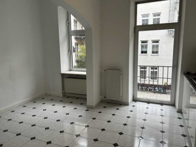 Am Glockenbach, Traumlage! Schöne 2 Zimmer Wohnung mit großer Wohnküche