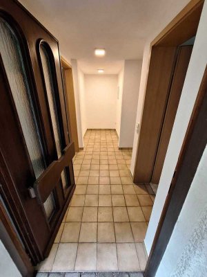 Freundliche 2-Zimmer-Souterrain-Wohnung mit EBK in Heidenheim / Wohngebiet Reutenen