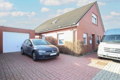 Eigenheim mit Garten, einer Garage und 2 Freistellplätzen in Hage
