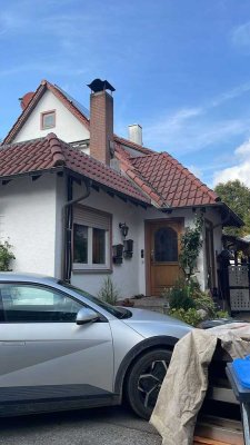 � Freistehendes Zweifamilienhaus im Herzen von Kleinaspach