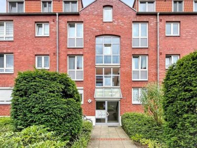 Gepflegte 3-Zimmer Dachgeschosswohnung mit Loggia und zwei Stellplätzen im beliebten Garbsen - Mitte