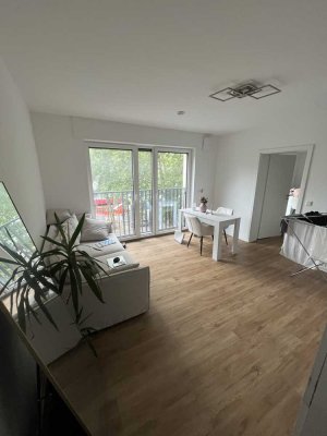 Helle 2-Zimmer-Wohnung mit Einbauküche in Frankfurt am Main