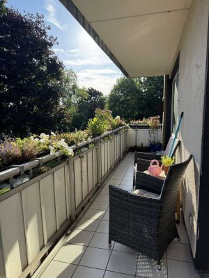 Solide 4 Zimmer Wohnung und Garage