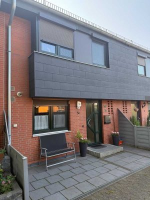 Erstbezug nach Sanierung mit Einbauküche: preiswertes und großes 5-Zimmer-Haus in Achim