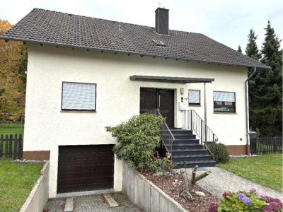 Großzügige, gepflegte Wohnung mit Terrasse und Gartennutzung in Eichenstruth