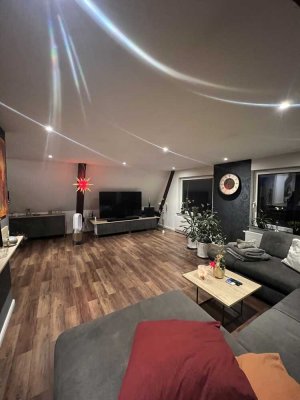 Hochwertige 6-Zimmer-Maisonettewohnung mit Einbauküche Vollbad und Carport