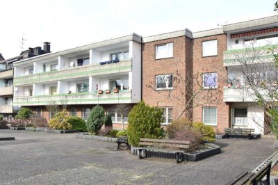 Erstbezug nach Renovierung. 3-Zimmer-Wohnung mit Balkon u. separater Küche in zentraler aber ruhiger