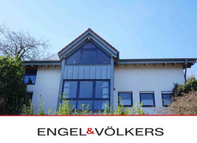 Ein-/Zweifamilienhaus in Top(Hang)lage mit Ausblick