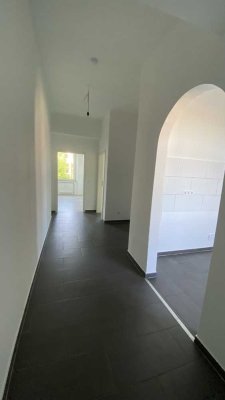 Moderne vollrenovierte Wohnung in zentraler Lage von Oberhausen zu vermieten.