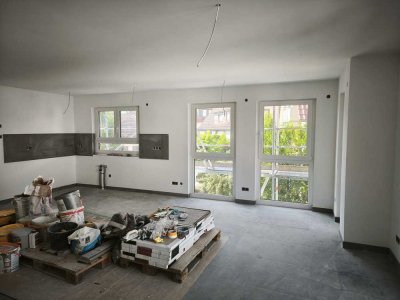 Neubau Erstbezug 2,5-Zimmer-Wohnung 1. oder 2. OG in Herrenberg mit Küche und gehobener Ausstattung