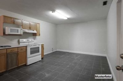 Souterrain-Wohnung, Terrasse, Garten, Stellplatz