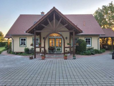 Haus 236 m2 & Hof 1.504 m2, Erdkeller, Doppelcarport
