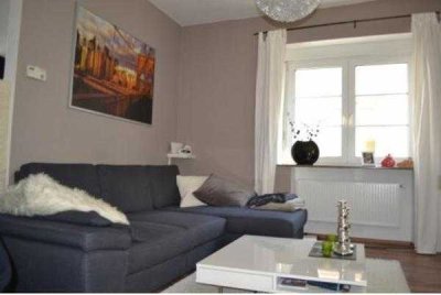 Traumhafte 2 ZKB Wohnung mit Küche zentral in E-Stein! Sehenswert!